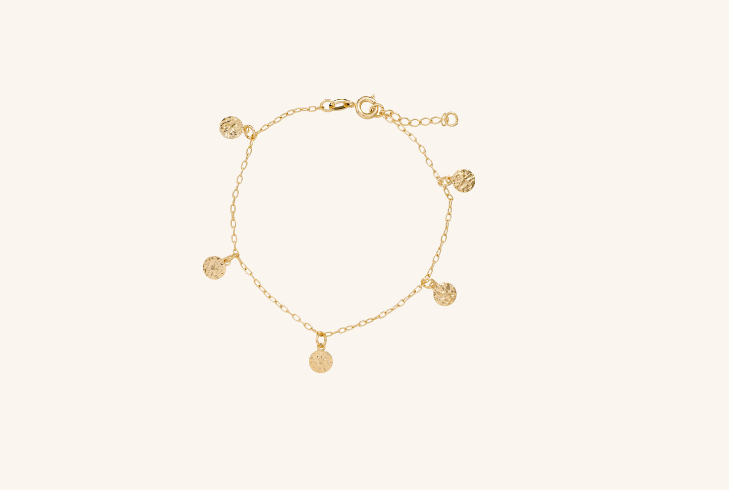 Brățară placată cu aur 18 K Ana, model cu talismane in forma de banuti, lungime 20 cm.