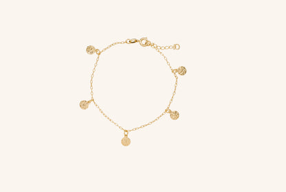 Brățară placată cu aur 18 K Ana, model cu talismane in forma de banuti, lungime 20 cm.