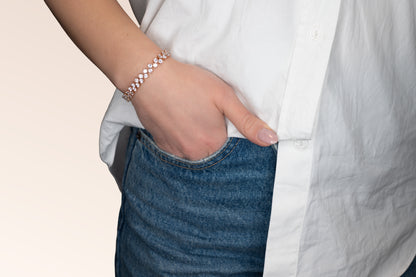 Brățară placată cu aur 18 K Dora, model elegant cu pietre albe , lungime 17 cm cu o prelungire fixa de 2 cm 