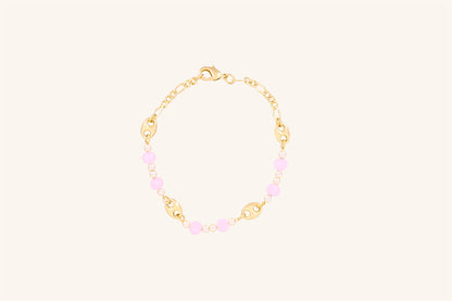 Brățară placată cu aur 18 K Kaia, model cu zale, perlute albe si pietricele fatetate roz, lungime 18,5 cm