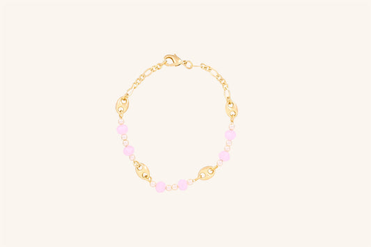 Brățară placată cu aur 18 K Kaia, model cu zale, perlute albe si pietricele fatetate roz, lungime 18,5 cm