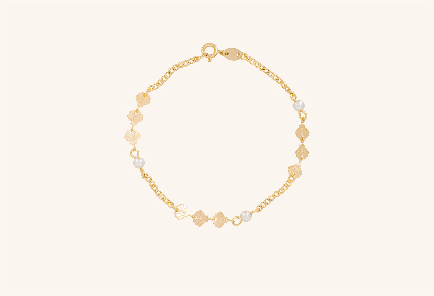 Brățară placată cu aur 18 K Madalina, model cu zale, charm-uri si perlute albe, lungime 18,5 cm  