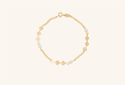 Brățară placată cu aur 18 K Madalina, model cu zale, charm-uri si perlute albe, lungime 18,5 cm  