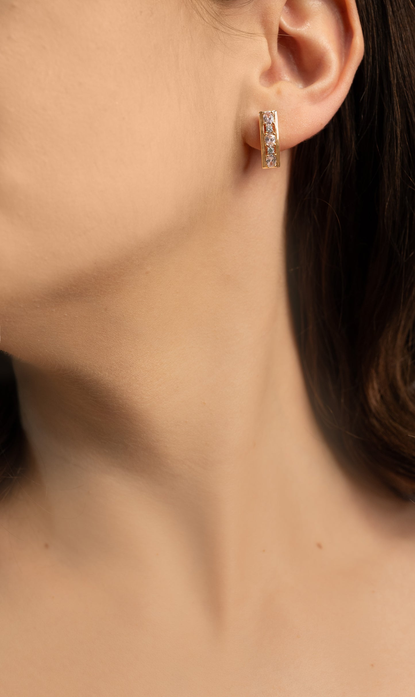 Cercei placați cu aur 18 K Bella, inchizatoare clasica, pietre roz si albe