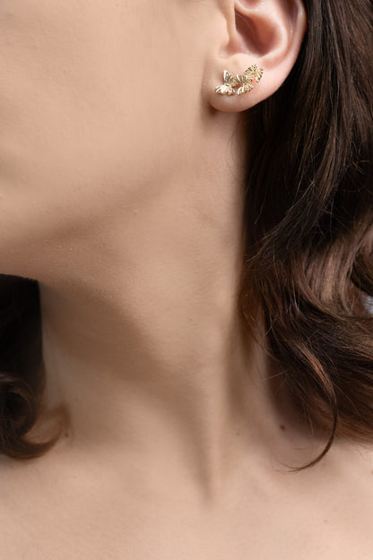 Cercei placați cu aur 18 K Georgiana, inchizatoare cu surub, in forma de fluturi fara pietre si lungime de 1,6 cm