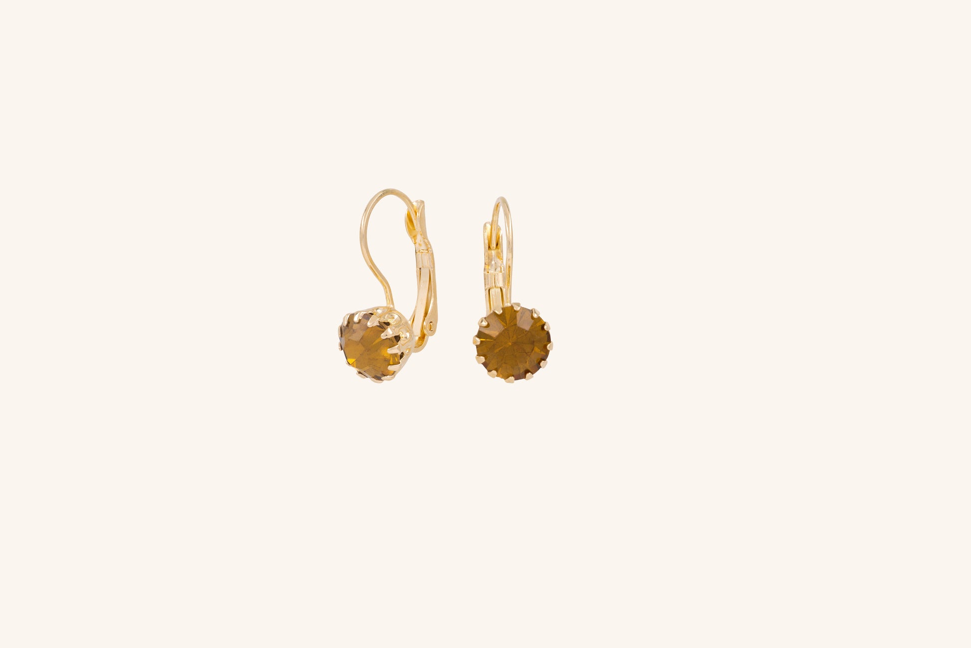 Cercei placați cu aur 18 K Oana, inchizatoare, piatra maro, si lungime 1,8 cm