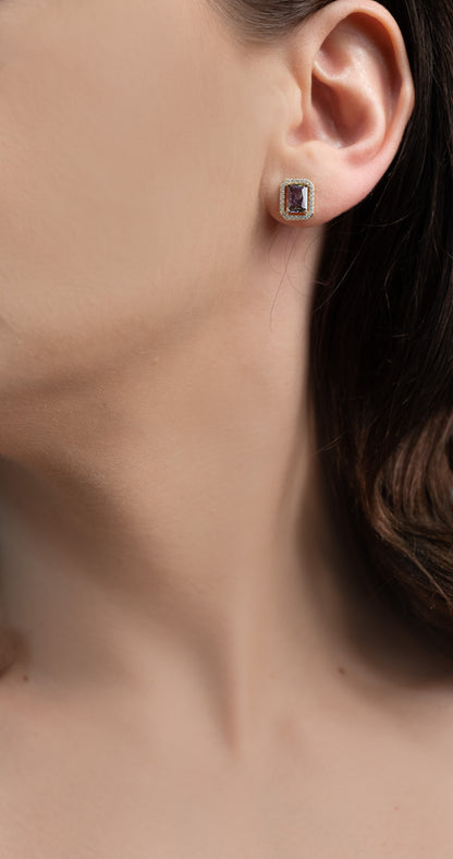 Cercei placați cu aur 18 K Pixie, inchizatoare cu surub, cu piatra multicolora si pietricele albe