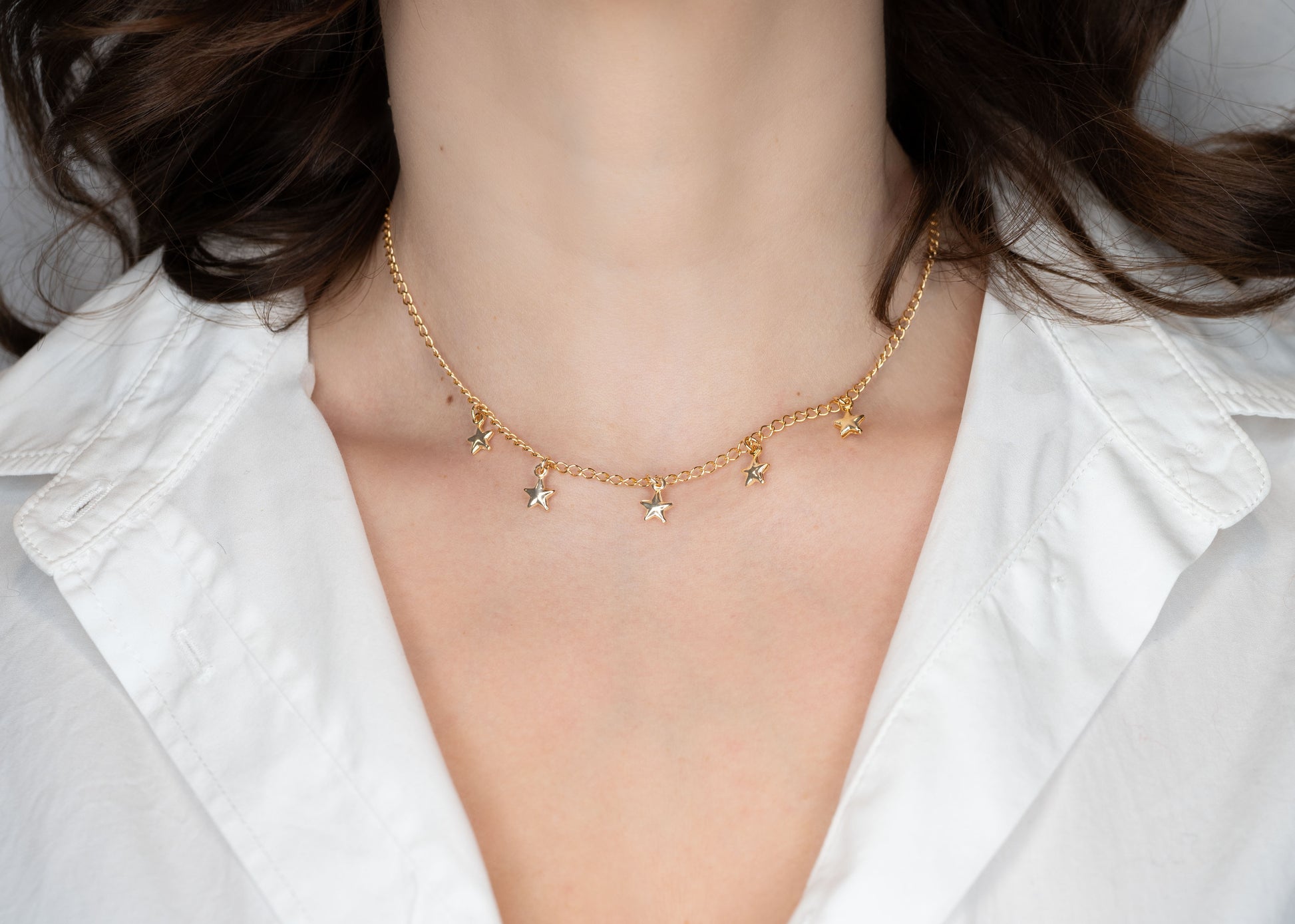 Colier placat cu aur 18 K Amelia, model cu stelute, lungime 44,5 cm cu prelungire 5 cm