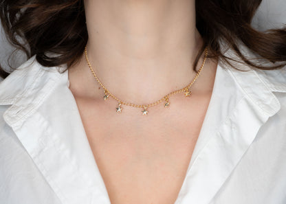 Colier placat cu aur 18 K Amelia, model cu stelute, lungime 44,5 cm cu prelungire 5 cm