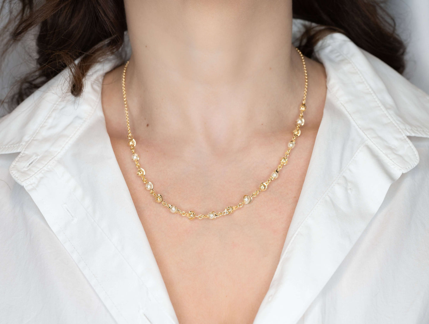 Colier placat cu aur Grace, model cu bilute si perlute, lungime 45 cm cu prelungire 5 cm