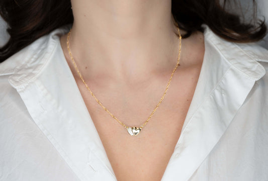 Colier placat cu aur Olivia cu pandantiv cu inimioare, lungime 45 cm