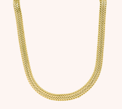 Colier placat cu aur Zaira, lungime 51 cm, design elegant cu pietre decorative.