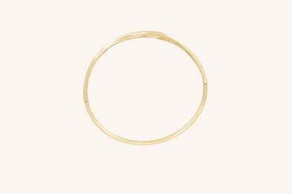 Brățară fixă placată cu aur Farida, fără pietre, cu diametrul de 16,4 cm.